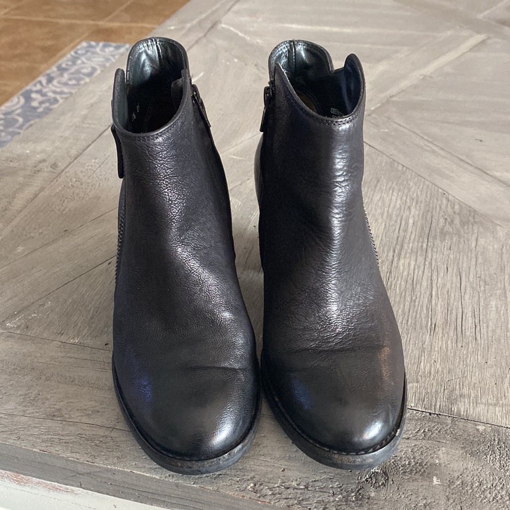 Paul Green Leather Aubrey Heeled Zip Booties 6